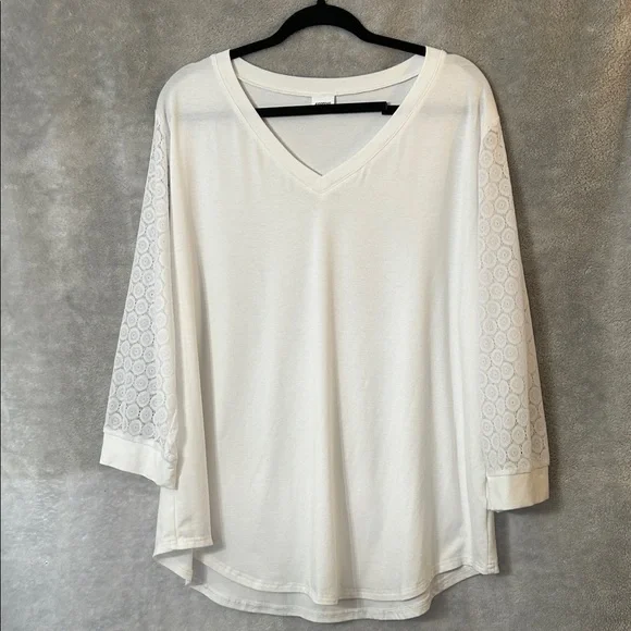 Elegant White V-Neck Women's Top -Size XXL - Picture 1 of 7